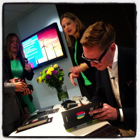 Book Signing Digilogue: how to win the digital minds and analogue hearts of tomorrow's customer